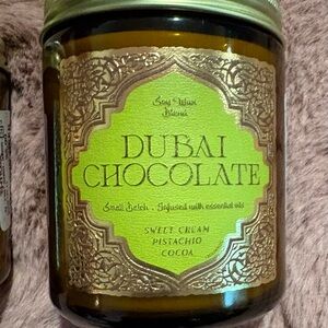 Dubai Chocolate Scented Candle 
Sweet Cream Pistachio Cocoa 🫶🏽